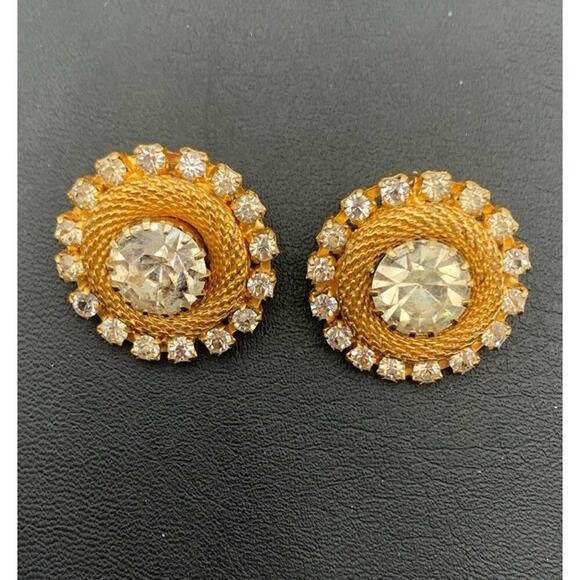 Vintage Rhinestone Halo Round Textured Mesh Gold Tone Clip On Earrings - Picture 1 of 4